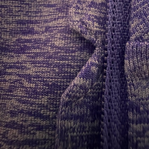 EUC Authentic Nike long sleeve women’s Dry Fit Running Top in a heathery purple - Picture 10 of 16